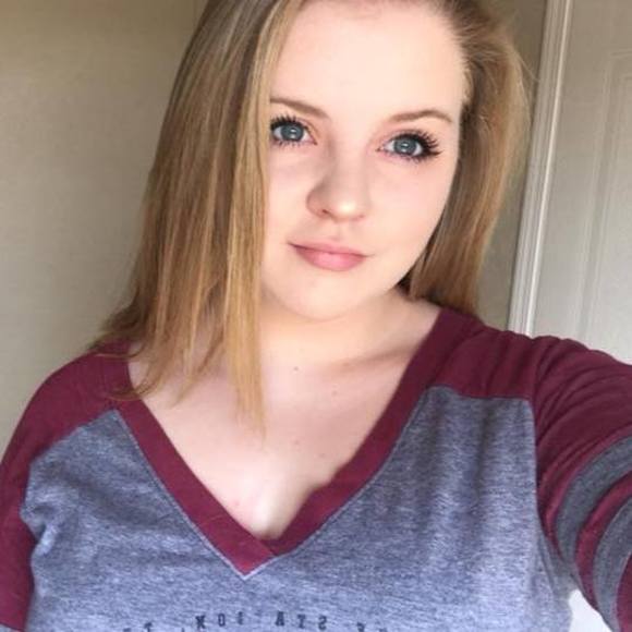 Meet your Posher, Hannah - Picture 1 of 1